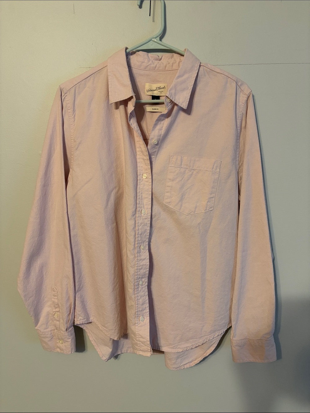 Universal Thread  pale Pink/pale raspberry. Button-Down Shirt. Med. Classic.